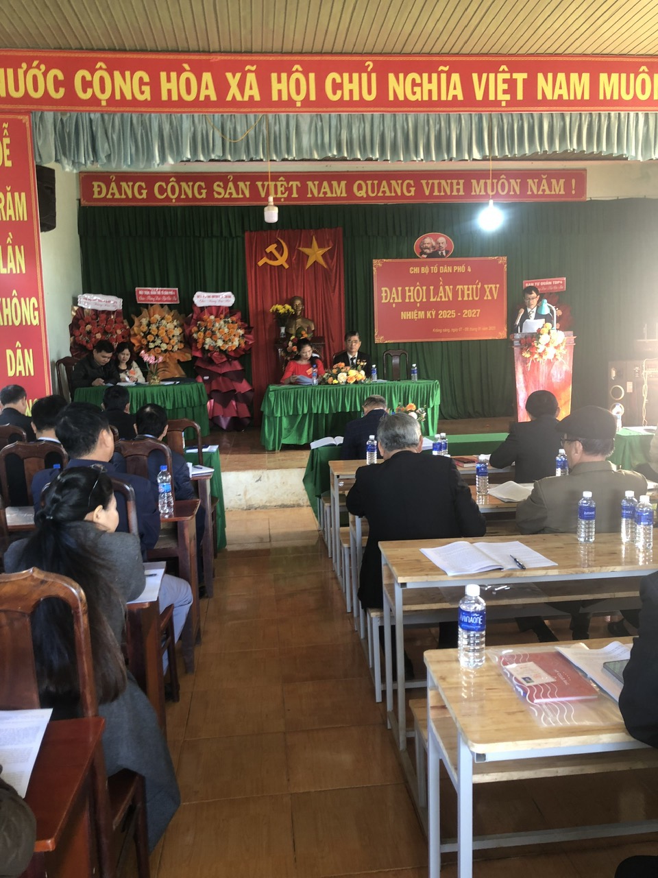 Sáng 8/1/2025, Chi bộ tổ dân phố 4 đã tổ chức Đại hội lần thứ XV, nhiệm kỳ 2025 – 2027.